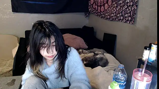 London Ray online show from November 13, 2025, 9:24 am