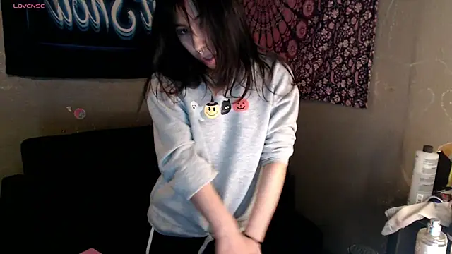 London Ray online show from April 4, 2026, 12:06 am