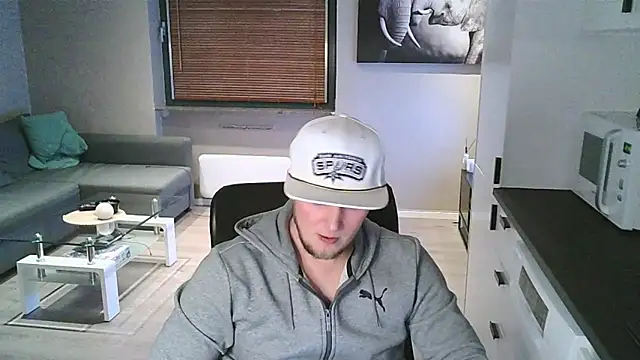 Dartanjanas13 online show from November 13, 2025, 8:02 pm