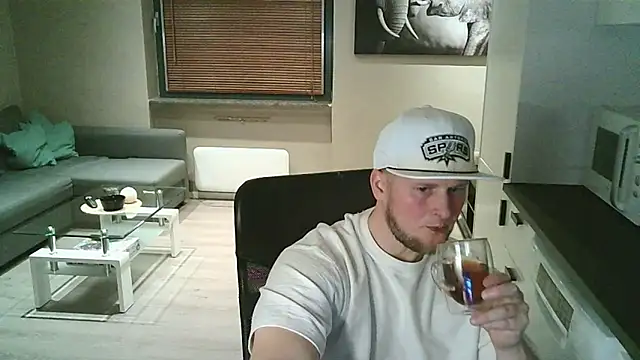 Snapshot of Dartanjanas13 chatting on October 24, 2025, 9:47 pm Dartanjanas13 online show from October 24, 2025, 9:47 pm