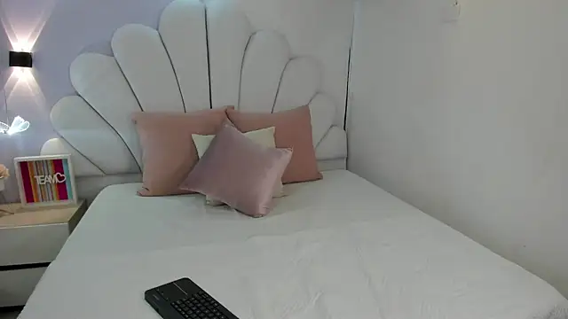 Snapshot of shamara_thomson chatting on February 20, 2026, 10:33 pm shamara thomson online show from February 20, 2026, 10:33 pm