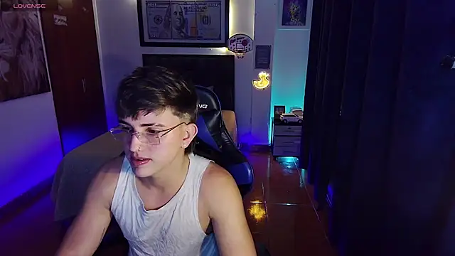 Justin trevor1 online show from October 3, 2025, 12:14 am