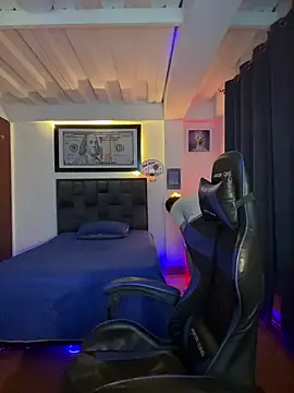 Justin trevor1 online show from October 21, 2025, 11:15 pm