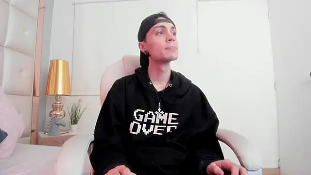 dark sun302 online show from November 21, 2025, 10:09 pm