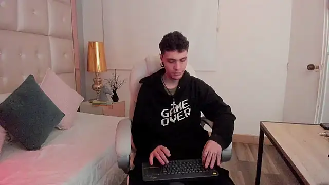 dark sun302 online show from December 15, 2025, 2:06 am