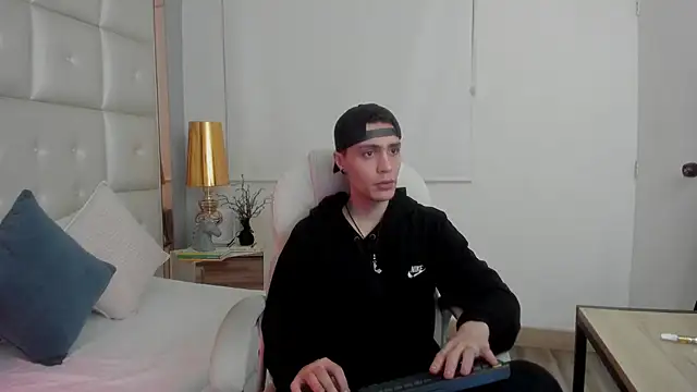 dark sun302 online show from December 20, 2025, 4:48 am