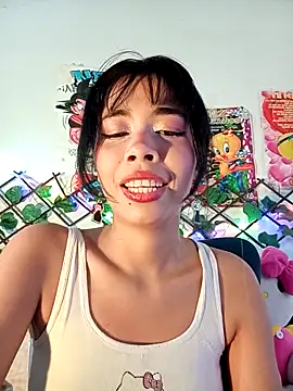 Snapshot of dolliette24 chatting on May 9, 2026, 5:33 am dolliette24 online show from May 9, 2026, 5:33 am