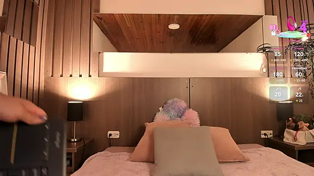 Snapshot of Violet_carson chatting on May 30, 2026, 12:00 pm Violet carson online show from May 30, 2026, 12:00 pm