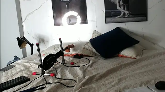 Evaa 18 online show from December 22, 2025, 5:46 pm