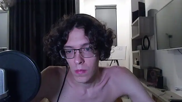 Snapshot of LovesomeCookie chatting on March 14, 2026, 4:57 pm LovesomeCookie online show from March 14, 2026, 4:57 pm