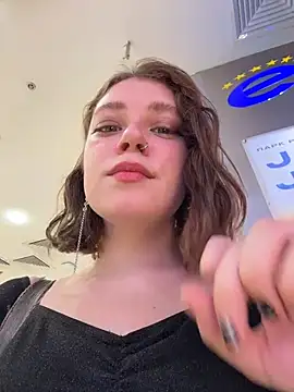 lucy-joy online show from November 4, 2025, 12:20 pm