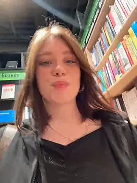 Snapshot of lucy-joy chatting on March 3, 2026, 11:28 am lucy-joy online show from March 3, 2026, 11:28 am