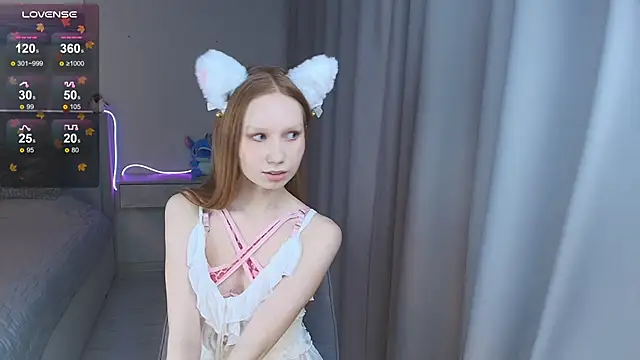 FoxyMira online show from November 7, 2025, 1:15 pm