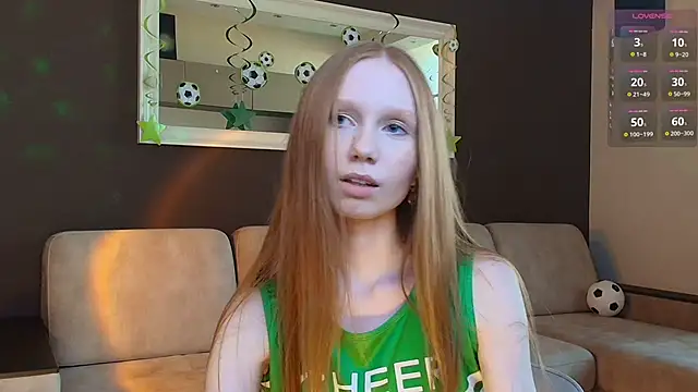 FoxyMira online show from June 21, 2026, 4:24 pm