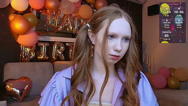Snapshot of FoxyMira chatting on June 15, 2026, 4:39 pm FoxyMira online show from June 15, 2026, 4:39 pm