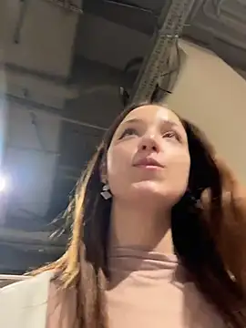 DollyTall online show from April 10, 2026, 6:20 am