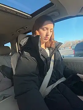 DollyTall online show from November 14, 2025, 8:51 am