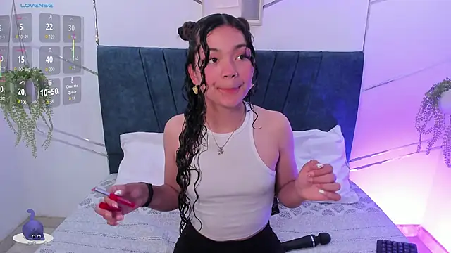 Camilla Miller01 online show from September 29, 2025, 7:52 pm