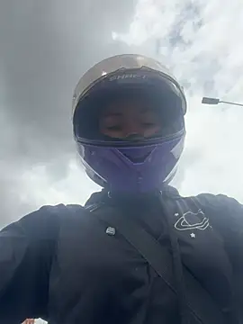 Camilla Miller01 online show from April 17, 2026, 6:00 pm