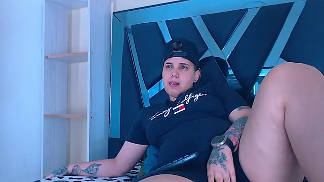 karla sexy21 online show from October 31, 2025, 5:04 am