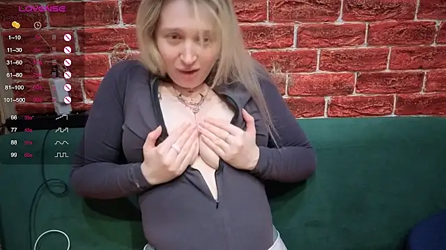 CitrusBlissss online show from February 3, 2026, 12:32 pm