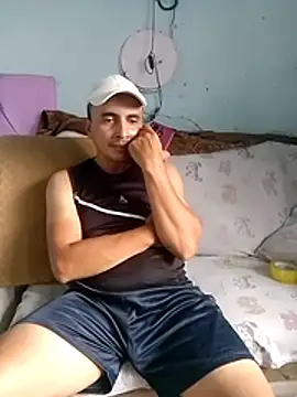 miroqui143 online show from January 12, 2026, 9:31 pm