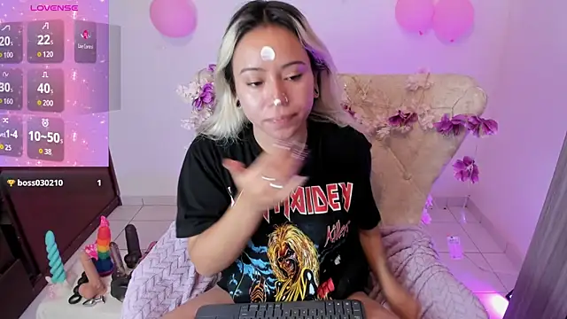 Snapshot of Nataliahenao69 chatting on October 23, 2025, 2:16 pm Nataliahenao69 online show from October 23, 2025, 2:16 pm