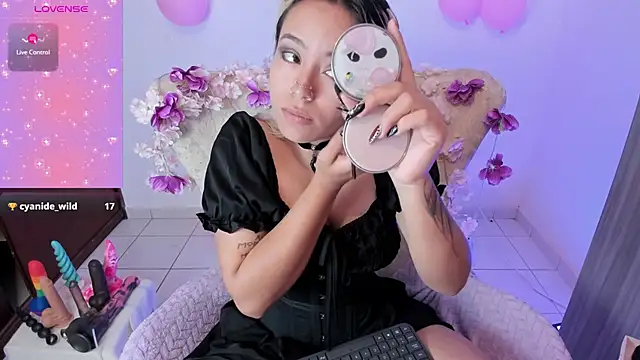 Snapshot of Nataliahenao69 chatting on October 20, 2025, 12:02 am Nataliahenao69 online show from October 20, 2025, 12:02 am