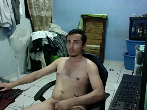 Snapshot of hornymkguyfun chatting on May 4, 2026, 6:49 am hornymkguyfun online show from May 4, 2026, 6:49 am