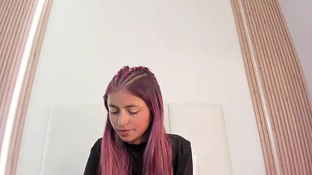 Snapshot of sunnyWhitee chatting on May 12, 2026, 11:16 am sunnyWhitee online show from May 12, 2026, 11:16 am