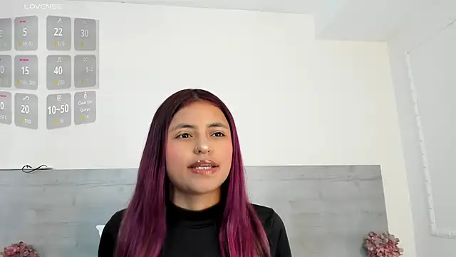 Snapshot of sunnyWhitee chatting on May 21, 2026, 7:11 pm sunnyWhitee online show from May 21, 2026, 7:11 pm
