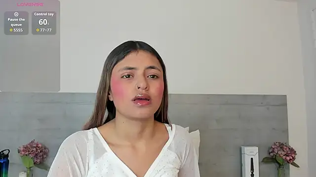Snapshot of sunnyWhitee chatting on April 22, 2026, 7:09 pm sunnyWhitee online show from April 22, 2026, 7:09 pm