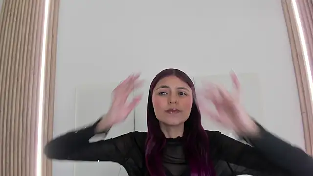 Snapshot of sunnyWhitee chatting on May 6, 2026, 11:14 am sunnyWhitee online show from May 6, 2026, 11:14 am