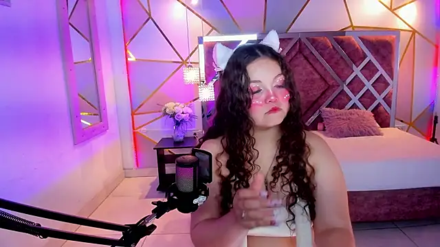 ShylySweet online show from March 4, 2026, 5:37 am