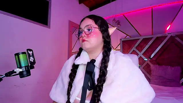 ShylySweet online show from February 25, 2026, 5:29 am