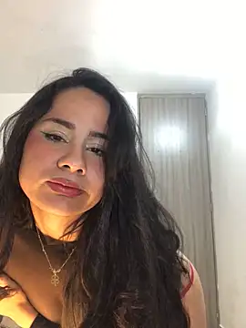 Snapshot of SelinaCatt_ chatting on September 25, 2025, 11:00 pm SelinaCatt  online show from September 25, 2025, 11:00 pm