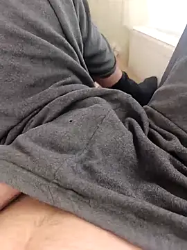 Snapshot of byemre09 chatting on February 17, 2026, 2:25 pm byemre09 online show from February 17, 2026, 2:25 pm