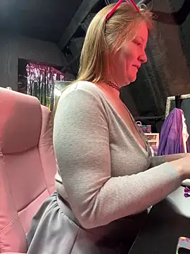 bigb00tycass online show from December 16, 2025, 7:40 pm