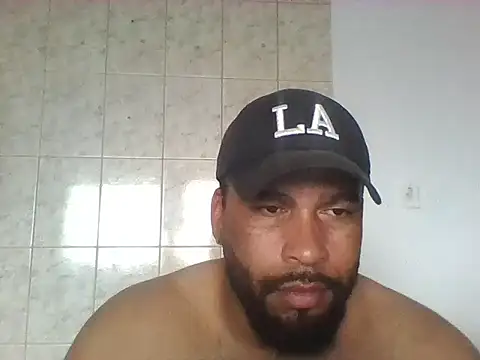 Snapshot of OliveiraSeven chatting on May 4, 2026, 6:55 pm OliveiraSeven online show from May 4, 2026, 6:55 pm