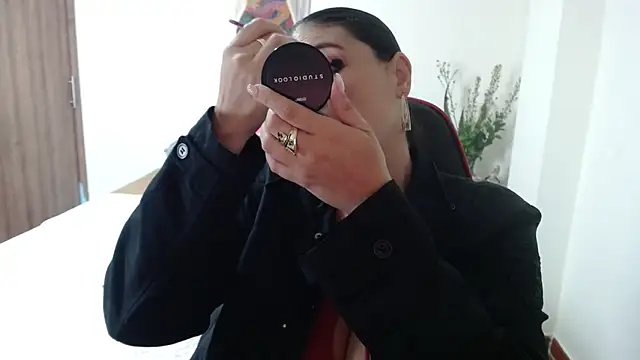 Secret Bella online show from October 11, 2025, 11:44 am