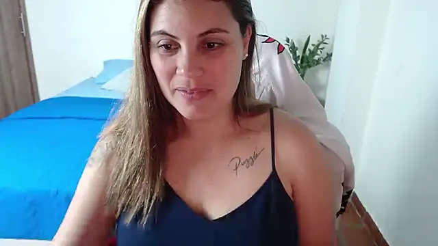 Secret Bella online show from November 22, 2025, 1:32 pm