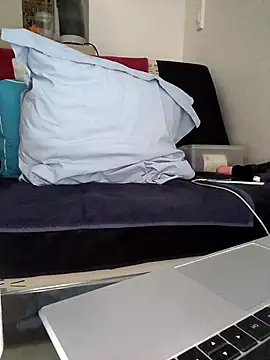 Volcaniiia online show from April 8, 2026, 12:50 pm