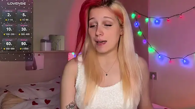 Snapshot of _Annabel_Myr_ chatting on December 21, 2025, 11:12 am Annabel Myr online show from December 21, 2025, 11:12 am