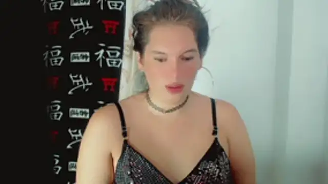 samanthaa hot  online show from April 15, 2026, 3:01 am