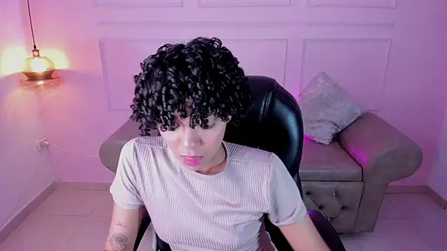 aitana kahlo online show from December 16, 2025, 7:07 pm