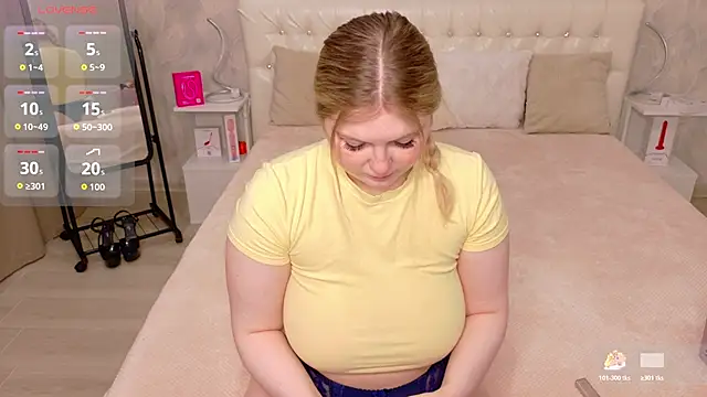 AmeliaDiamond online show from November 19, 2025, 7:03 pm