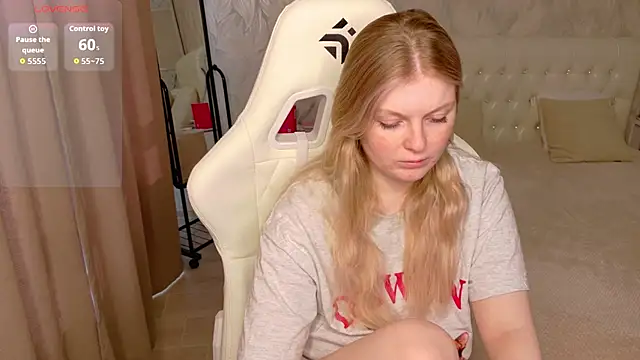 AmeliaDiamond online show from April 9, 2026, 10:10 am