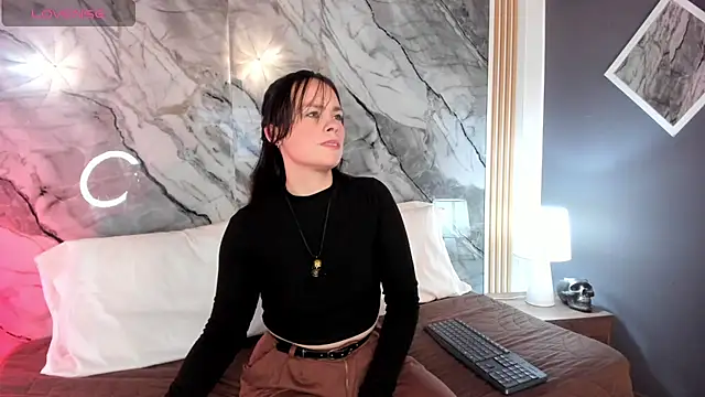 Snapshot of Astridhotman chatting on October 9, 2025, 7:36 pm Astridhotman online show from October 9, 2025, 7:36 pm