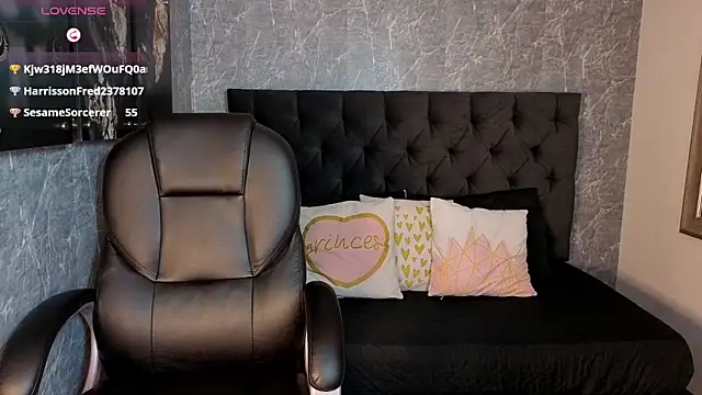 Snapshot of eileen__hills chatting on December 13, 2025, 8:04 pm eileen hills online show from December 13, 2025, 8:04 pm