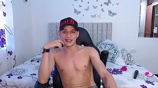 Snapshot of Ethanho0t chatting on January 16, 2026, 3:27 pm Ethanho0t online show from January 16, 2026, 3:27 pm